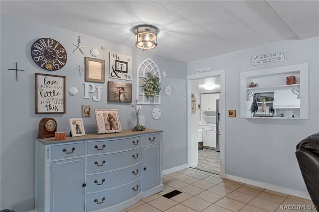 2901 S Pine Ridge Avenue, Homosassa, FL 34448