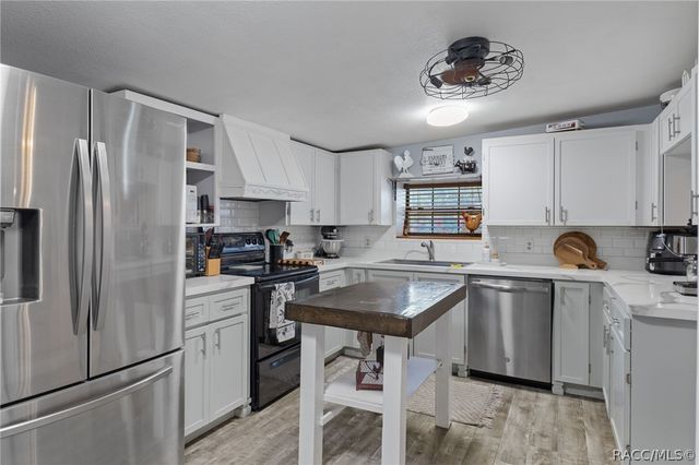 2901 S Pine Ridge Avenue, Homosassa, FL 34448