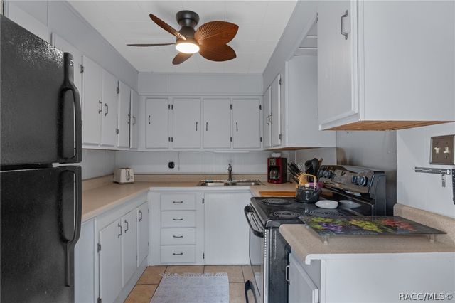 2901 S Pine Ridge Avenue, Homosassa, FL 34448