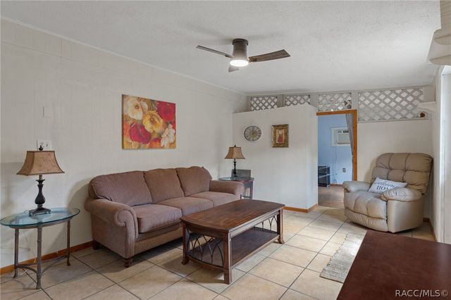 2901 S Pine Ridge Avenue, Homosassa, FL 34448