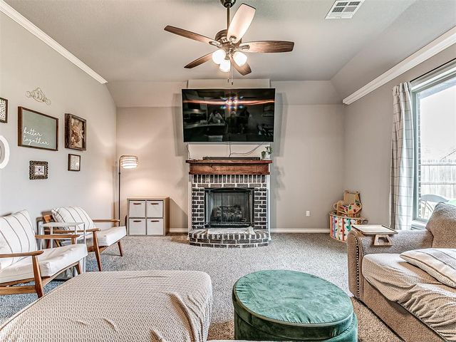 20547 N Santa Fe Avenue, Harrah, OK 73045