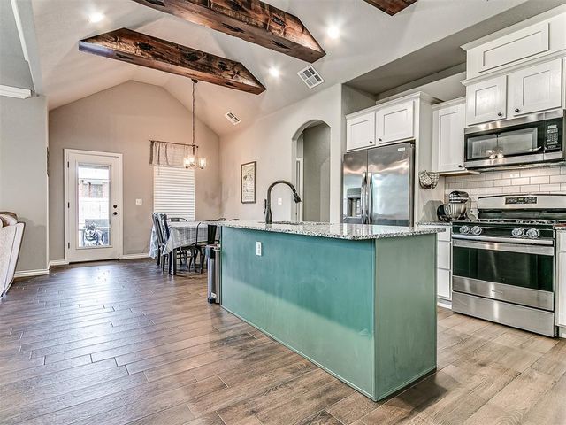 20547 N Santa Fe Avenue, Harrah, OK 73045