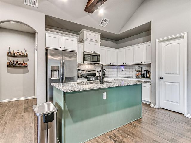 20547 N Santa Fe Avenue, Harrah, OK 73045
