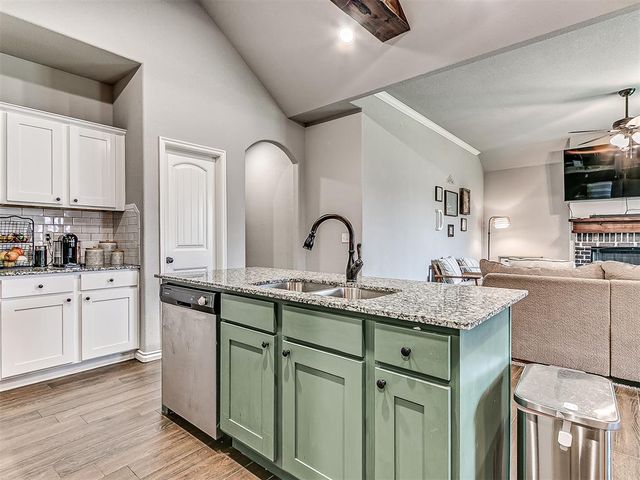 20547 N Santa Fe Avenue, Harrah, OK 73045