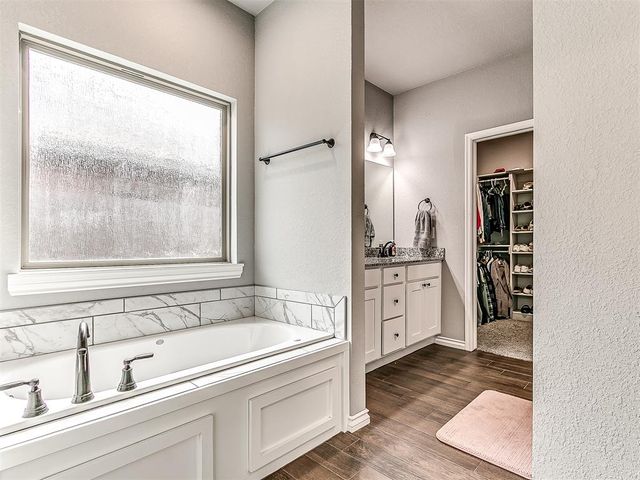 20547 N Santa Fe Avenue, Harrah, OK 73045