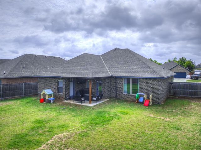 20547 N Santa Fe Avenue, Harrah, OK 73045