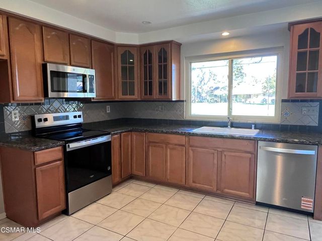 23220 Village 23, Camarillo, CA 93012