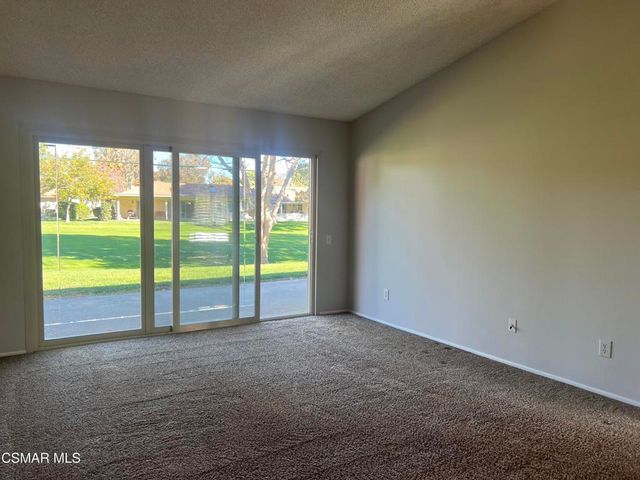 23220 Village 23, Camarillo, CA 93012