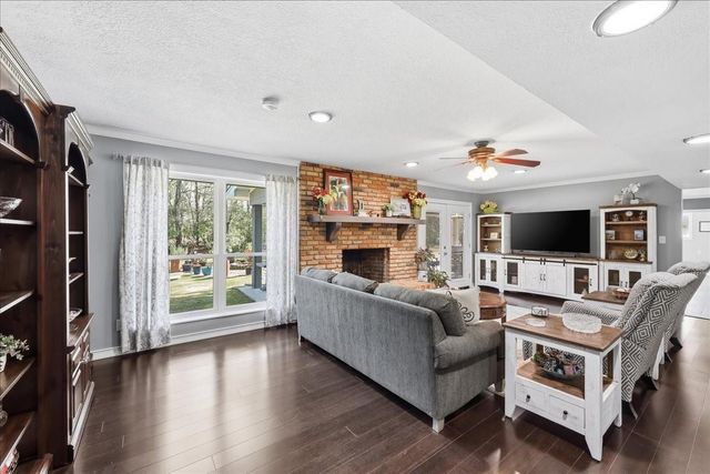 3212 Timberlane Circle, Orange, TX 77632