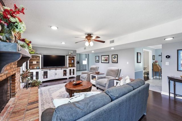 3212 Timberlane Circle, Orange, TX 77632