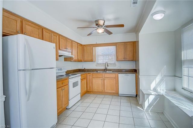 2289 Speckled Rock LN, Virginia Beach, VA 23456