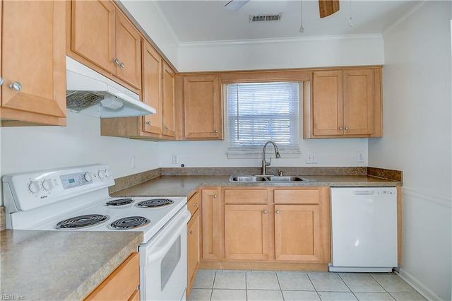 2289 Speckled Rock LN, Virginia Beach, VA 23456