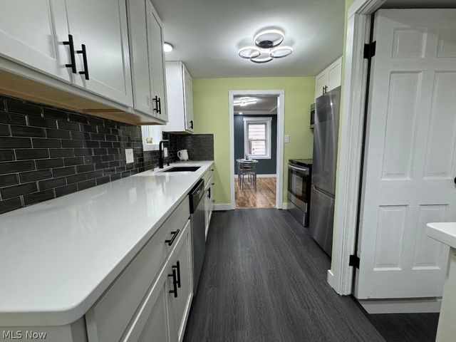 22000 Kennison Avenue, Euclid, OH 44123