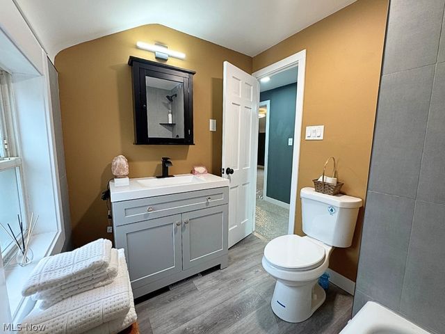 22000 Kennison Avenue, Euclid, OH 44123