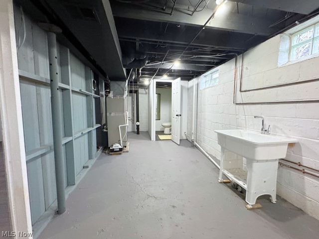 22000 Kennison Avenue, Euclid, OH 44123