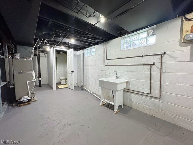 22000 Kennison Avenue, Euclid, OH 44123