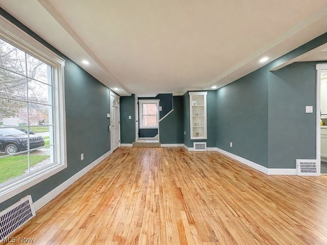 22000 Kennison Avenue, Euclid, OH 44123