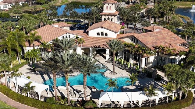 9052 Glenforest DR, Naples, FL 34120