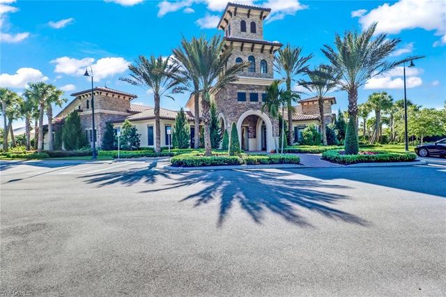 9052 Glenforest DR, Naples, FL 34120