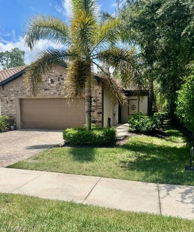 9052 Glenforest DR, Naples, FL 34120
