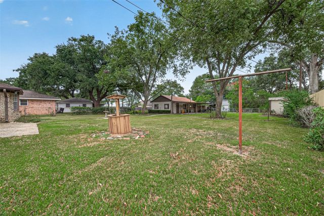 821 Bernard Avenue, Rosenberg, TX 77471