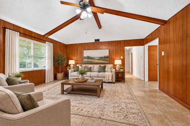 821 Bernard Avenue, Rosenberg, TX 77471