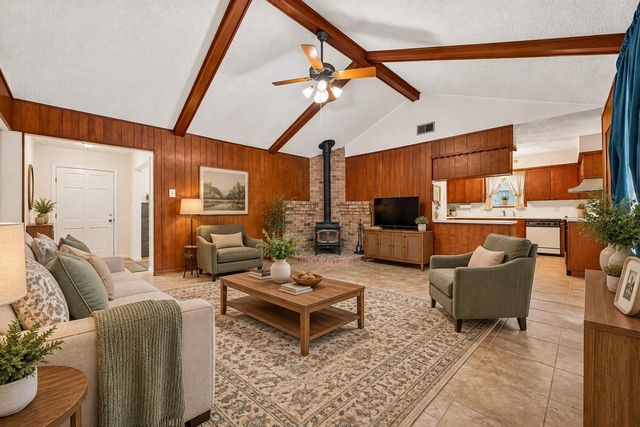 821 Bernard Avenue, Rosenberg, TX 77471