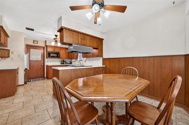 821 Bernard Avenue, Rosenberg, TX 77471