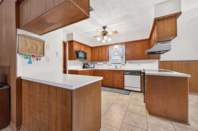 821 Bernard Avenue, Rosenberg, TX 77471