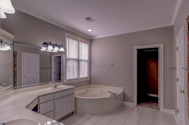 1339 RIDING BROOK DR, Collierville, TN 38017