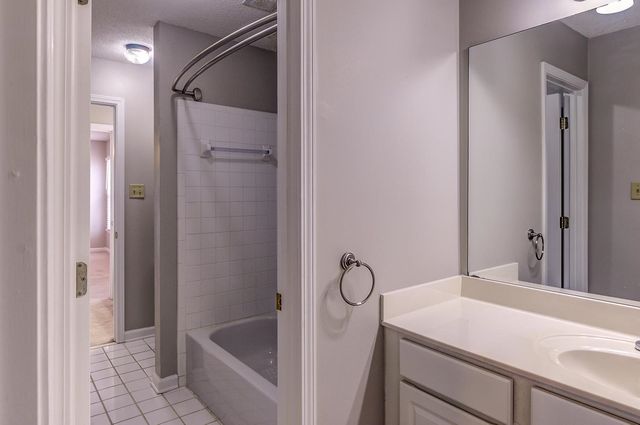 1339 RIDING BROOK DR, Collierville, TN 38017