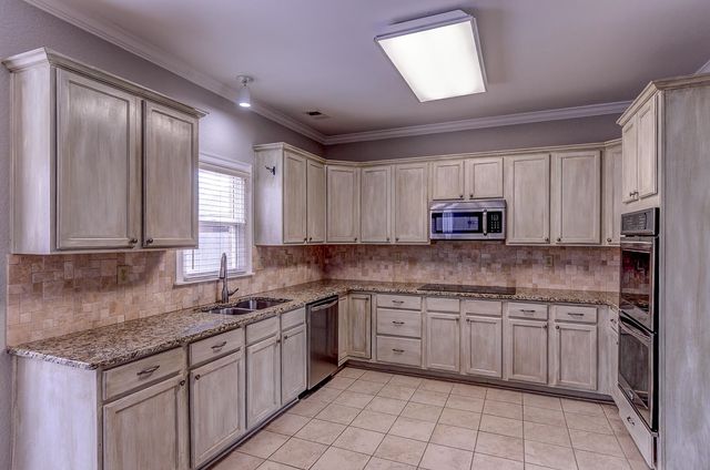 1339 RIDING BROOK DR, Collierville, TN 38017