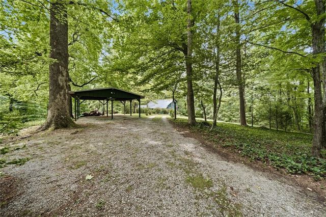31 Bear Creek Lane, Clayton, GA 30525