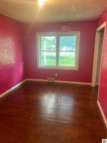 2200 Homewood Dr, Paducah, KY 42003