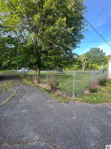 2200 Homewood Dr, Paducah, KY 42003