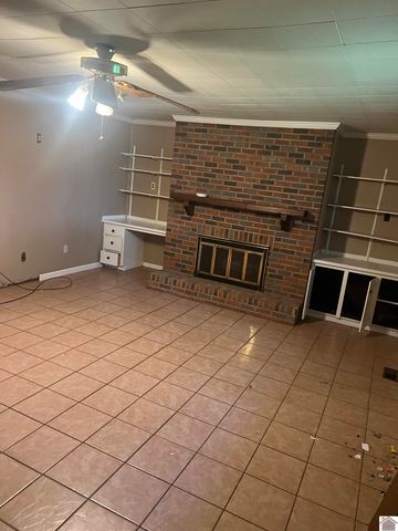 2200 Homewood Dr, Paducah, KY 42003