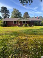 2200 Homewood Dr, Paducah, KY 42003