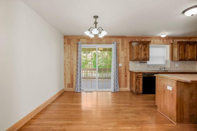 421 Golfview Drive, Pleasant Hill, MO 64080