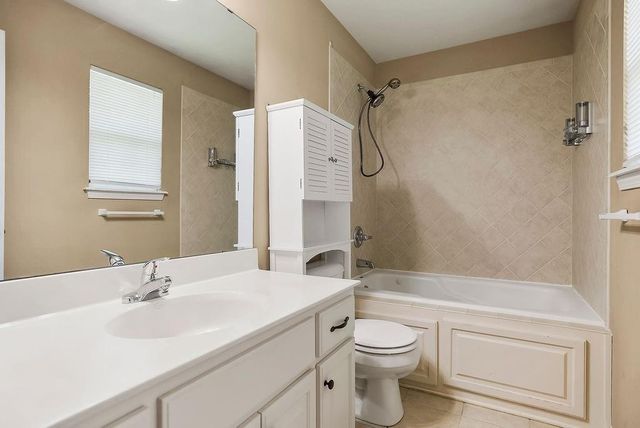 421 Golfview Drive, Pleasant Hill, MO 64080