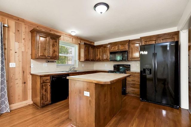 421 Golfview Drive, Pleasant Hill, MO 64080