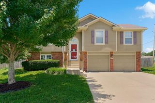 421 Golfview Drive, Pleasant Hill, MO 64080