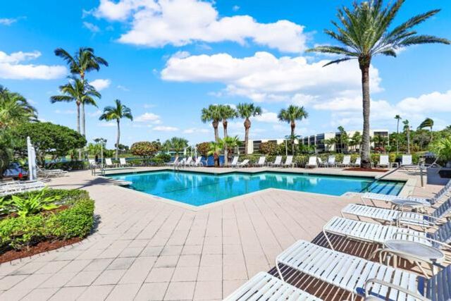 5799 NE Island Cove Way 1404, Stuart, FL 34996