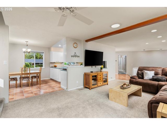 9070 Sw HOWATT St, Portland, OR 97225