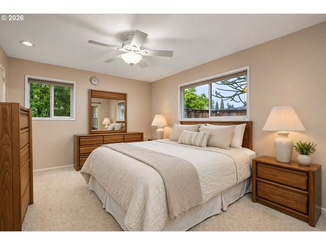 9070 Sw HOWATT St, Portland, OR 97225