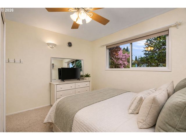 9070 Sw HOWATT St, Portland, OR 97225