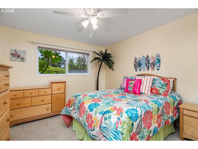 9070 Sw HOWATT St, Portland, OR 97225