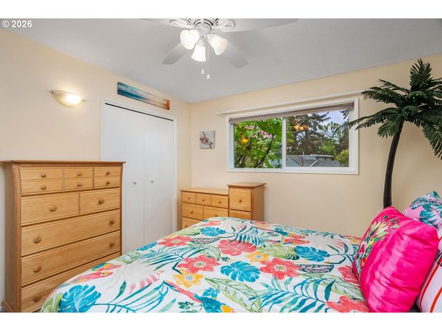 9070 Sw HOWATT St, Portland, OR 97225