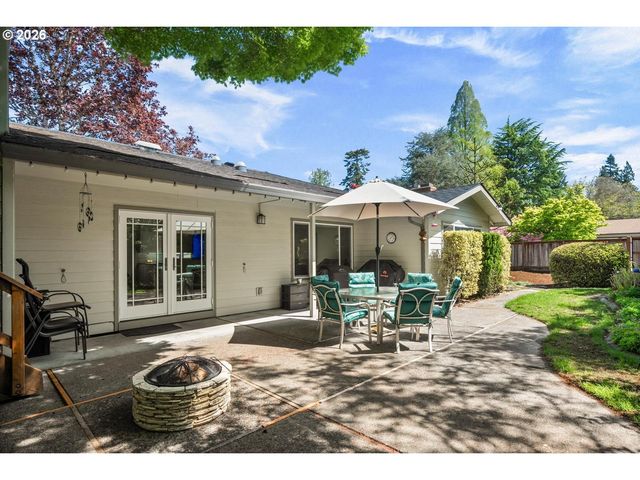 9070 Sw HOWATT St, Portland, OR 97225