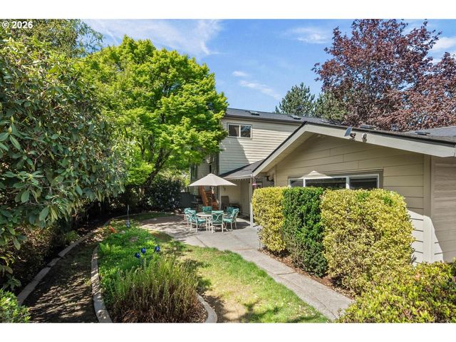 9070 Sw HOWATT St, Portland, OR 97225