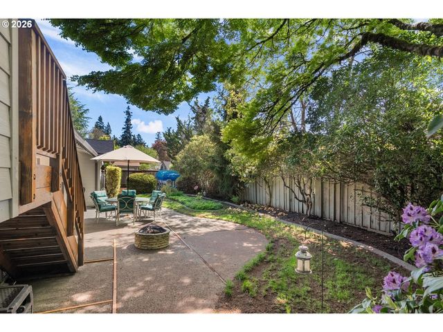 9070 Sw HOWATT St, Portland, OR 97225